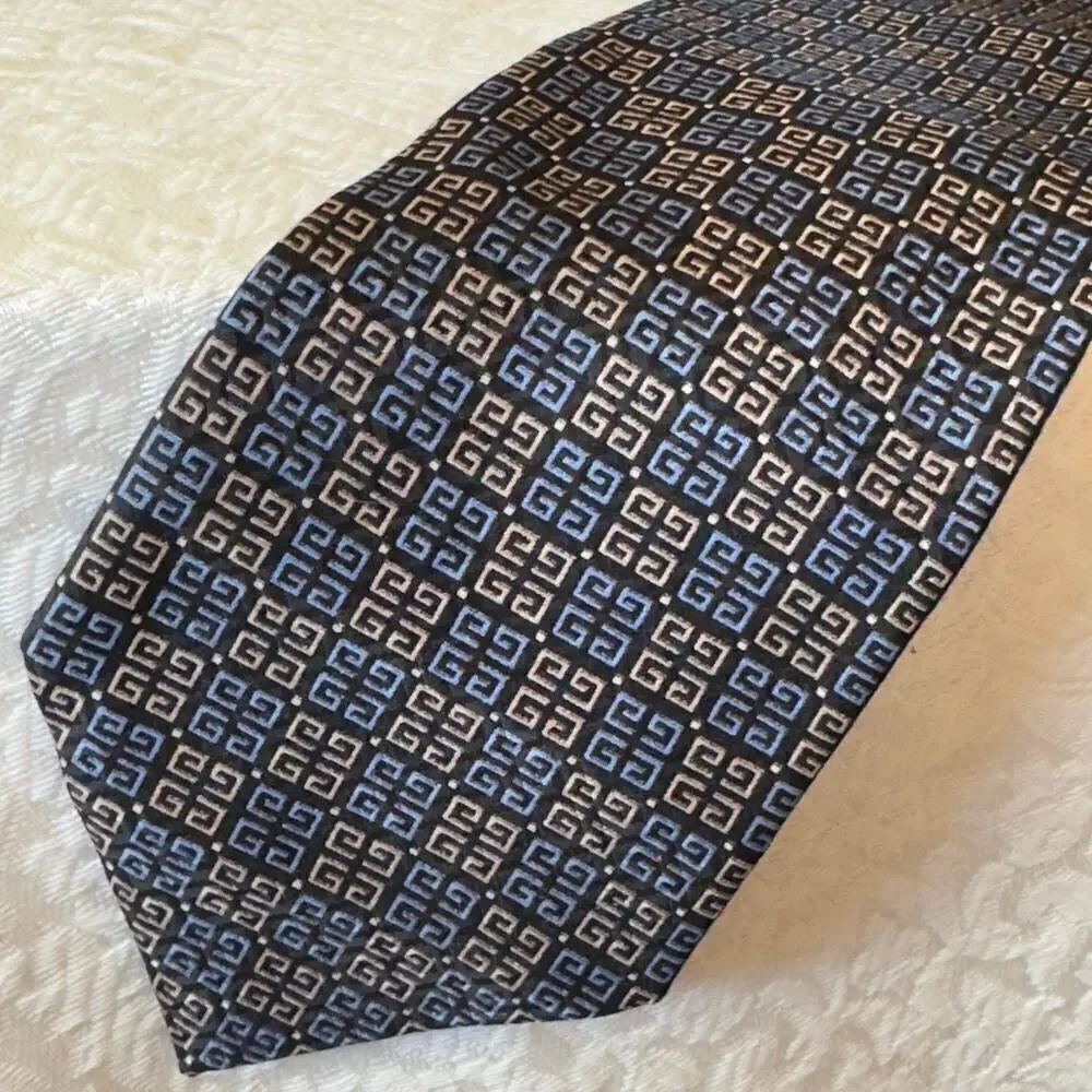 Givenchy Paris 4G 100% Silk Mens Tie Classic Hallmark Monogram Made in Italy